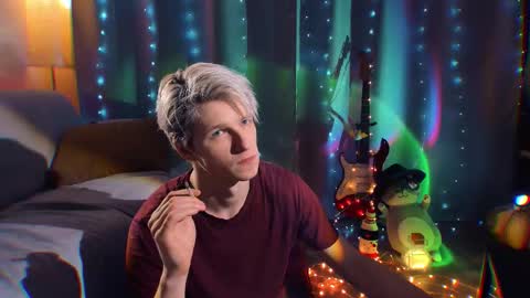 Snapshot of jack_frozt chatting on 12-15-25, 02:10 brestonsweet online show from 12-15-25, 02:10