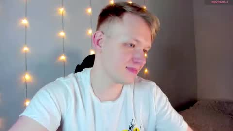 Snapshot of jack_only__ chatting on 11-04-25, 12:10 Anton online show from 11-04-25, 12:10