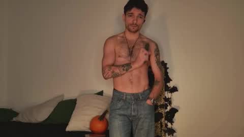 Snapshot of jackdesfeux chatting on 10-08-25, 01:25 Jack  online show from 10-08-25, 01:25