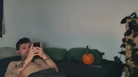 Snapshot of jackdesfeux chatting on 10-14-25, 09:37 Jack  online show from 10-14-25, 09:37