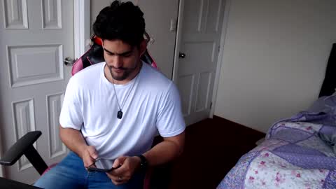 Snapshot of jackecuador chatting on 09-25-25, 05:05 Jack online show from 09-25-25, 05:05