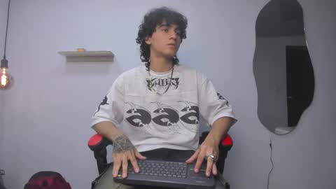 Jackes Taylor online show from 10-06-25, 06:22