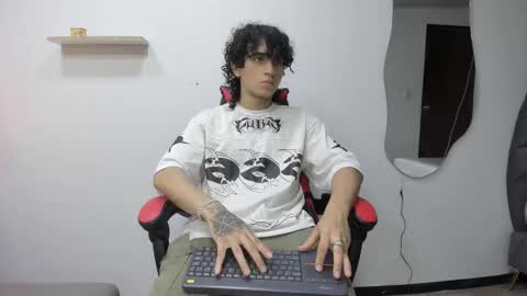 Jackes Taylor online show from 10-27-25, 05:11