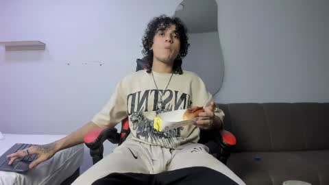 Jackes Taylor online show from 04-06-26, 04:57