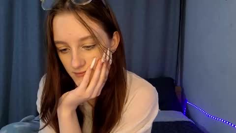 Lisa online show from 03-18-26, 01:03