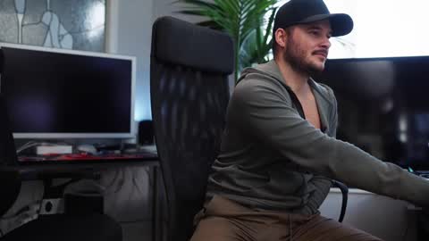 Snapshot of jackoffdude85 chatting on 02-17-25, 10:03 Colten Carter online show from 02-17-25, 10:03