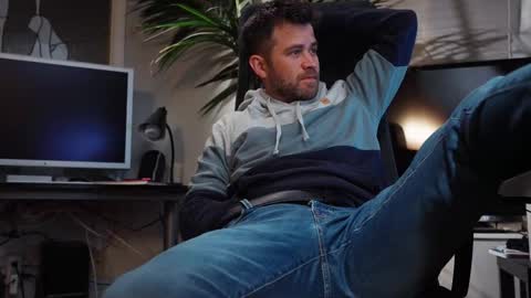 Snapshot of jackoffdude85 chatting on 11-29-25, 06:49 Colten Carter online show from 11-29-25, 06:49