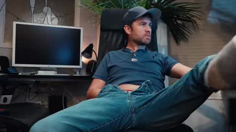 Snapshot of jackoffdude85 chatting on 02-07-26, 02:15 Colten Carter online show from 02-07-26, 02:15