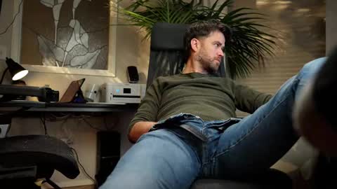 Snapshot of jackoffdude85 chatting on 03-13-26, 04:30 Colten Carter online show from 03-13-26, 04:30