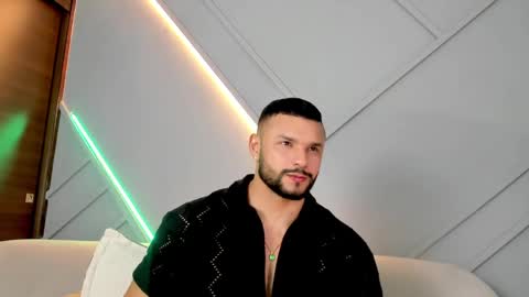 Snapshot of jackson_wayne__ chatting on 02-18-25, 10:36 Jackson Wayne online show from 02-18-25, 10:36