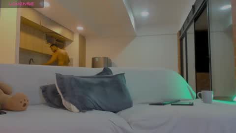 Snapshot of jackson_wayne__ chatting on 10-04-25, 01:36 Jackson Wayne online show from 10-04-25, 01:36