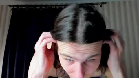 Snapshot of jacksonvox chatting on 02-14-25, 01:13 Nikolay online show from 02-14-25, 01:13