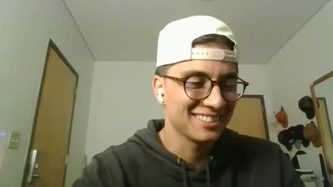 Snapshot of jackstrongof chatting on 05-24-26, 04:28 ImZacharyTyler online show from 05-24-26, 04:28