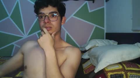 Snapshot of jacktowell_ chatting on 09-22-25, 03:52 Jack Towell online show from 09-22-25, 03:52