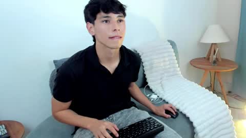 jacob_colliins online show from 06-01-26, 03:52