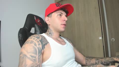 jacobb116 online show from 10-01-25, 12:16