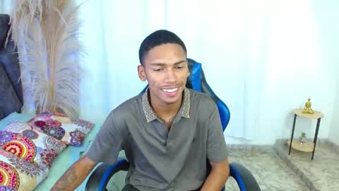 Snapshot of jacobcum18 chatting on 05-27-26, 01:30 jacobcum18 online show from 05-27-26, 01:30