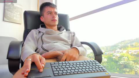 Snapshot of jacobstones_ chatting on 02-03-25, 12:14 JACOB STONES online show from 02-03-25, 12:14