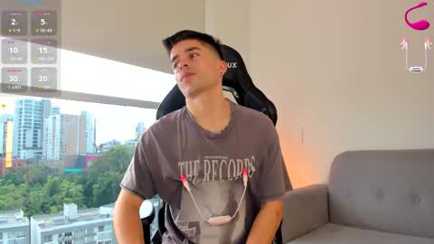 Snapshot of jacobstones_ chatting on 11-05-25, 08:31 JACOB STONES online show from 11-05-25, 08:31