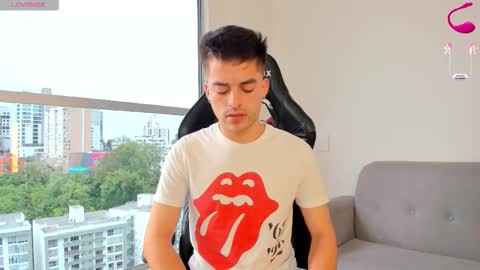 Snapshot of jacobstones_ chatting on 11-06-25, 06:53 JACOB STONES online show from 11-06-25, 06:53