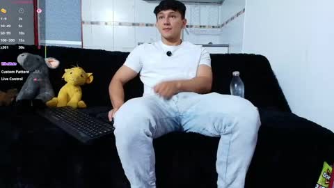 Snapshot of jacques_cardiet chatting on 04-29-26, 02:32 jacobo online show from 04-29-26, 02:32