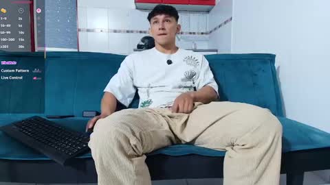 Snapshot of jacques_cardiet chatting on 05-26-26, 12:23 jacobo online show from 05-26-26, 12:23
