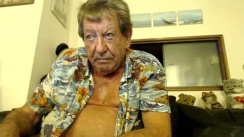 Snapshot of jacques_de_france chatting on 08-03-26, 03:05 Jacques online show from 08-03-26, 03:05