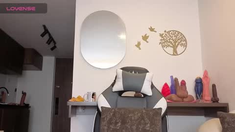 Snapshot of jade_amadoo chatting on 03-09-26, 01:59 Jade online show from 03-09-26, 01:59