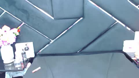 Jade online show from 01-19-25, 06:53