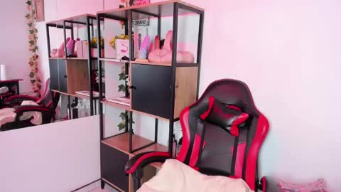 Jade online show from 10-22-25, 02:56