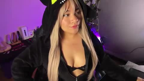 Jade online show from 11-09-25, 02:54