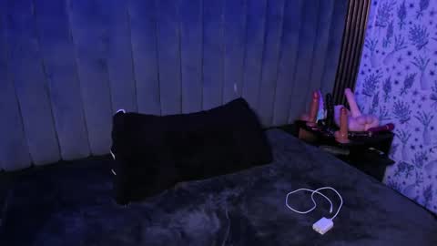 Jade online show from 12-04-25, 03:16