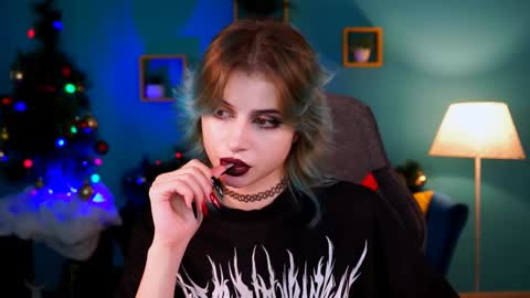 jade_castle online show from 01-14-25, 08:09