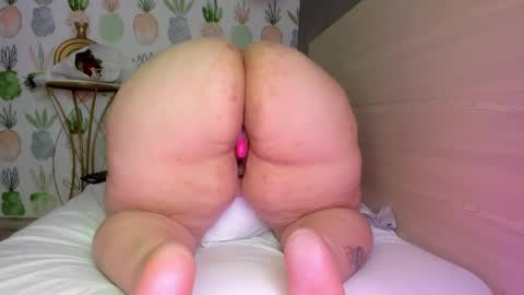 Snapshot of jade_cruz20 chatting on 01-17-25, 05:30 jade_cruz20 online show from 01-17-25, 05:30