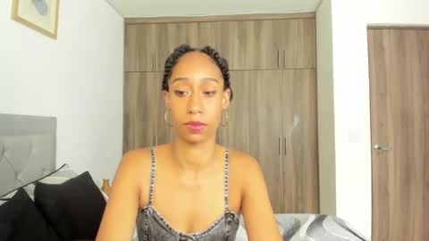 Jade smile online show from 09-17-25, 04:19