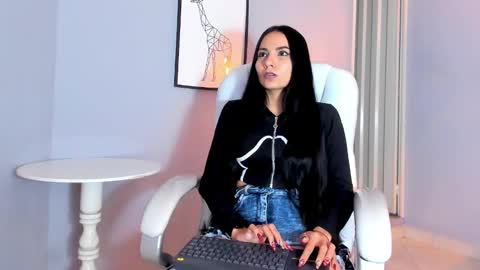 Snapshot of jade_scarllet chatting on 12-03-24, 03:41 karlla scarlet online show from 12-03-24, 03:41