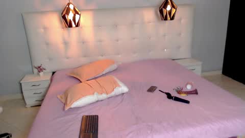 Snapshot of jade_scarllet chatting on 12-22-24, 06:28 karlla scarlet online show from 12-22-24, 06:28