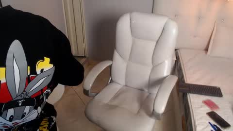 Snapshot of jade_scarllet chatting on 01-15-25, 08:26 karlla scarlet online show from 01-15-25, 08:26