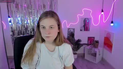 Jade online show from 03-09-25, 07:48