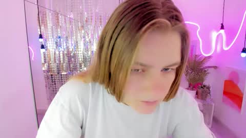 Jade online show from 09-26-25, 09:08