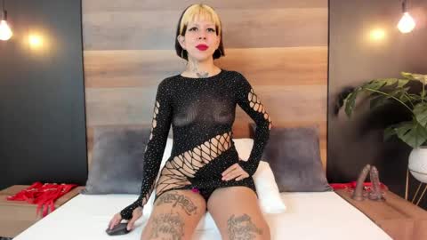 Snapshot of jade_spinters chatting on 05-16-26, 03:44 J A D E online show from 05-16-26, 03:44