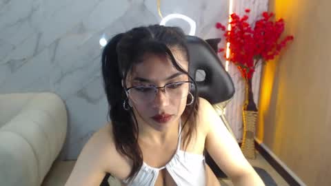 Jade online show from 05-17-26, 01:29