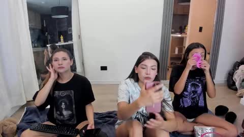 Snapshot of jade_ws chatting on 03-07-25, 05:40 Jade online show from 03-07-25, 05:40