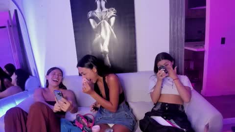 Snapshot of jade_ws chatting on 09-24-25, 11:30 Jade online show from 09-24-25, 11:30