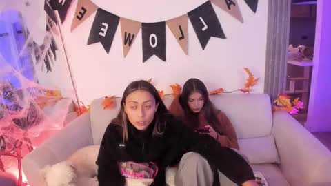 Snapshot of jade_ws chatting on 10-11-25, 02:44 Jade online show from 10-11-25, 02:44