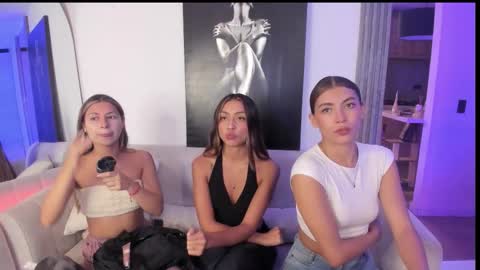 Snapshot of jade_ws chatting on 10-17-25, 01:09 Jade online show from 10-17-25, 01:09