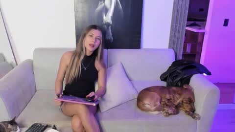 Snapshot of jade_ws chatting on 11-26-25, 02:12 Jade online show from 11-26-25, 02:12