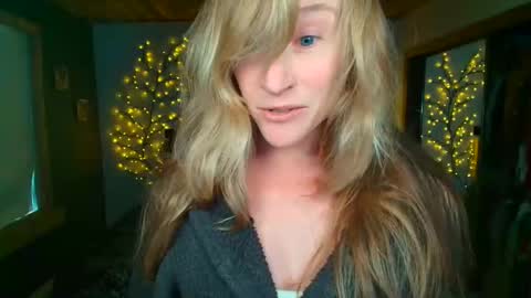 jadeamaryllis_ online show from 04-16-26, 01:12