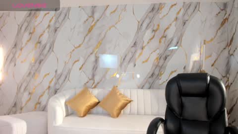 JADE EVANS online show from 01-29-25, 06:07