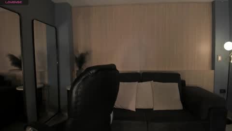 JADE EVANS online show from 12-14-25, 12:21